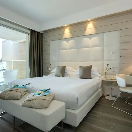 Hotel Almar &
